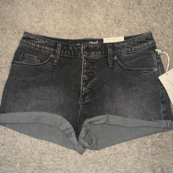 Universal Thread shorts - Picture 1 of 4